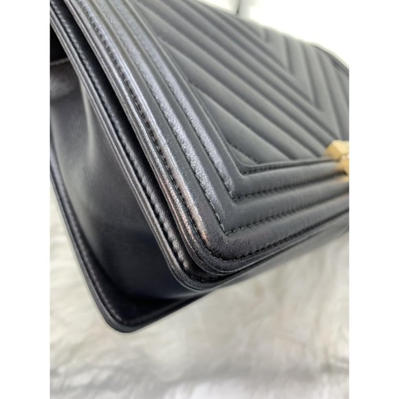 Chanel Black Medium Le Boy Bag Chevron - Picture 9 of 12